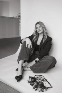 Lisa from Mint Photography sitting on floor